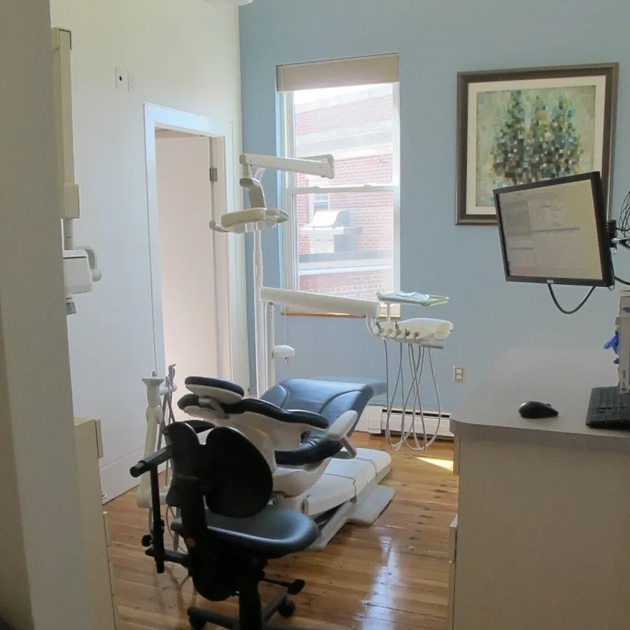 Treatment room with Adec chair
